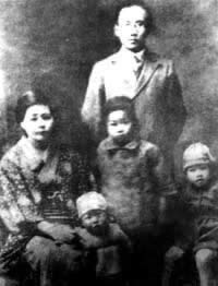 1924年前后与安娜及孩子们